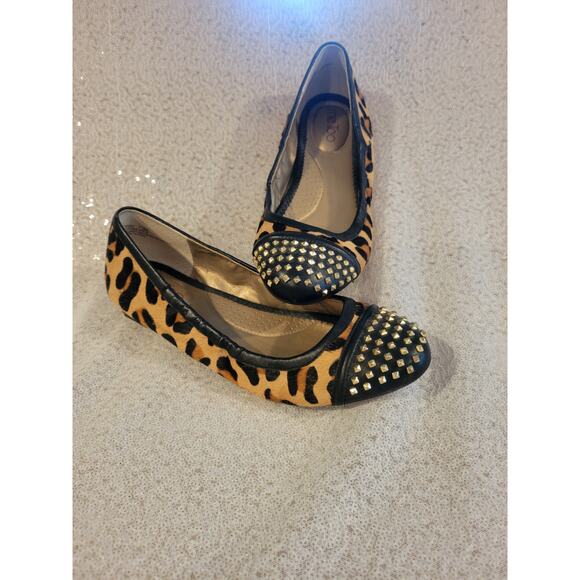 Me Too‎ 7.5M Women Leopard Print Faux Calf Hair Studded Toe Ballerina Flats - Picture 2 of 5